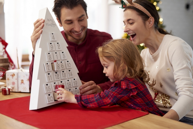 family-with-baby-christmas-time.jpg
