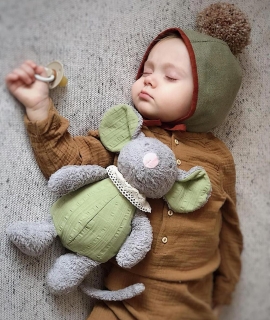 Tikiri_organics_zvieratko-z-bio-bavlny_s-bibs.jpg