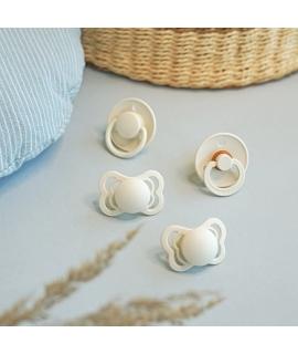 BIBS_TRY-IT_KOLEKCIA_Ivory_styri-druhy-cumlikov.jpg